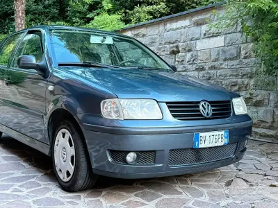 Usata VW Polo Comfortline 60 CV (44 kW) 2001 Grigio Berlina