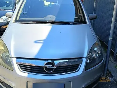 Usata Opel Zafira 120 CV (88 kW) 2007 Grigio Monovolume