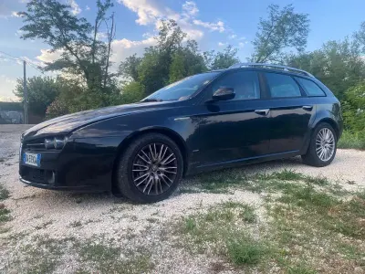 Usata Alfa Romeo 159 Distinctive 170 CV (125 kW) 2009 Nero Station wagon