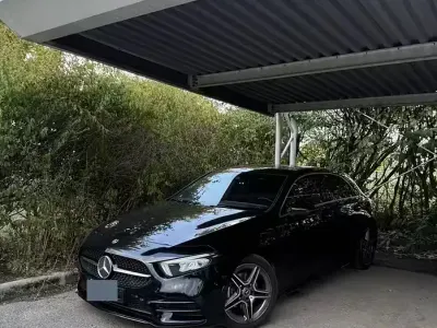 Usata Mercedes 180 Premium 116 CV (85 kW) 2018 Nero Berlina