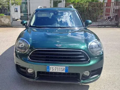 Usata Mini One D Countryman Business 116 CV (85 kW) 2018 Verde SUV