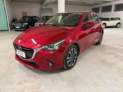 Usata Mazda 2 Exceed 105 CV (77 kW) 2016 Rosso Berlina