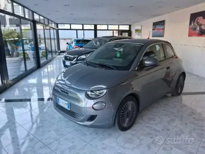 Usata Fiat 500e Icon 42 kW (58 CV) 2021 Grigio Berlina