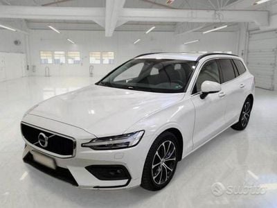 Usata Volvo V60 Business Edition 163 CV (119 kW) 2021 Bianco Station wagon