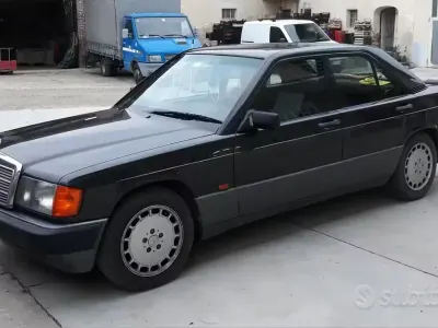 Usata Mercedes 190 122 CV (89 kW) 1989 Grigio Berlina