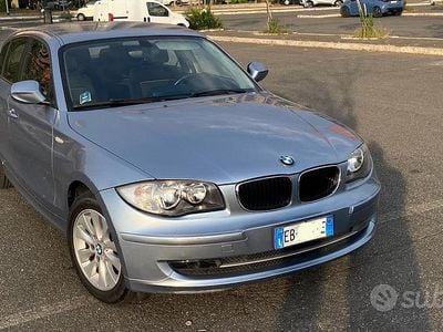 Usata BMW 116 122 CV (89 kW) 2010 Grigio Utilitaria