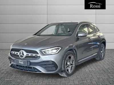 Käytetty Mercedes GLA180 Premium 116 HP (85 kW) 2023 Harmaa Katumaasturi