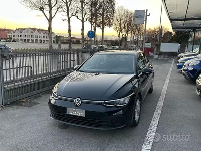 Usata VW Golf VIII Life 110 CV (80 kW) 2022 Nero Berlina