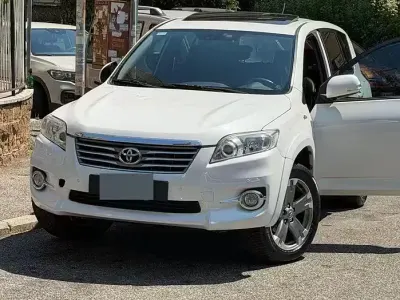 Usata Toyota RAV4 150 CV (110 kW) 2011 Bianco SUV