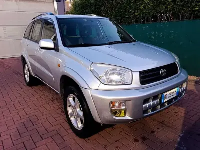 Usata Toyota RAV4 150 CV (110 kW) 2001 SUV