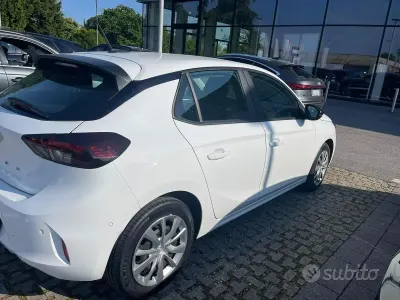 Usata Opel Corsa 75 CV (55 kW) 2024 Bianco Utilitaria