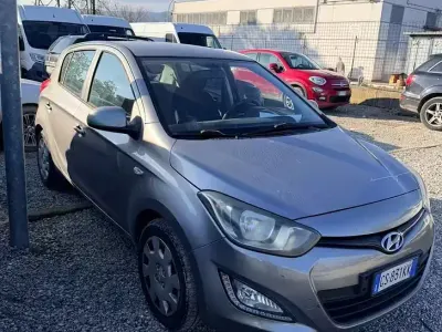 Usata Hyundai i20 Edition 85 CV (62 kW) 2014 Grigio Utilitaria