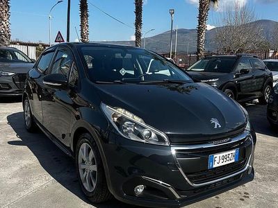 Usata Peugeot 208 Allure 74 CV (54 kW) 2018 Blu Utilitaria