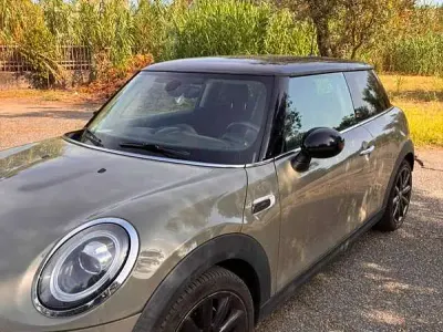 Usata Mini Cooper D 111 CV (81 kW) 2018 Verde Utilitaria