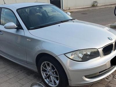 Usata BMW 118 143 CV (105 kW) 2009 Grigio Utilitaria