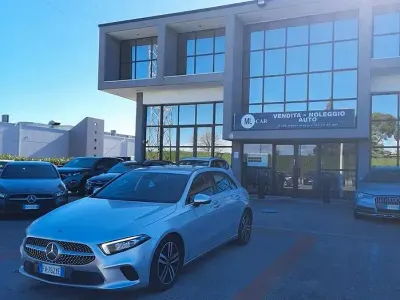 Usata Mercedes A180 116 CV (85 kW) 2019 Grigio Berlina