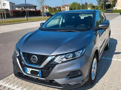 Usata Nissan Qashqai 140 CV (102 kW) 2020 Grigio SUV