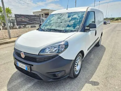 Usata Fiat Doblò 105 CV (77 kW) 2021 Bianco Monovolume