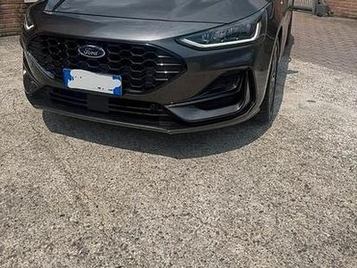 Grigio Usata 2022 Ford Focus ST-Line Berlina | 20.500 € (Buon prezzo)