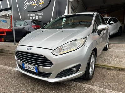 Usata Ford Fiesta Titanium 97 CV (71 kW) 2014 Grigio Berlina
