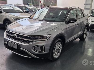 Usata VW T-Roc Style 150 CV (110 kW) 2023 Grigio SUV