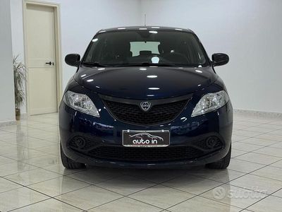Usata Lancia Ypsilon 69 CV (50 kW) 2018 Blu Utilitaria