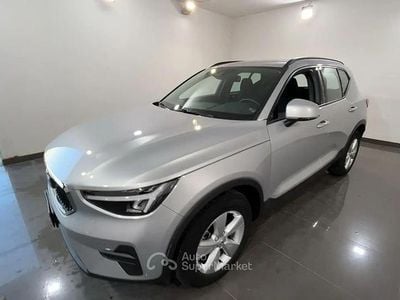Usata Volvo XC40 129 CV (94 kW) 2023 Argento SUV