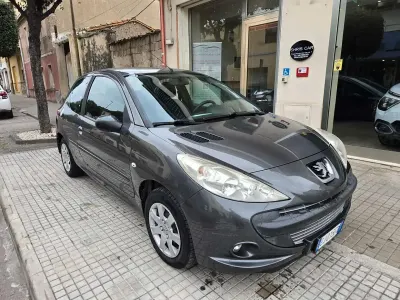 Usata Peugeot 206+ 68 CV (50 kW) 2011 Grigio Utilitaria