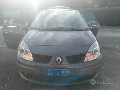 Usata Renault Scénic II 105 CV (77 kW) 2006 Grigio Monovolume