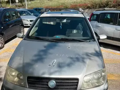 Usata Fiat Punto 69 CV (50 kW) 2005 Grigio Utilitaria