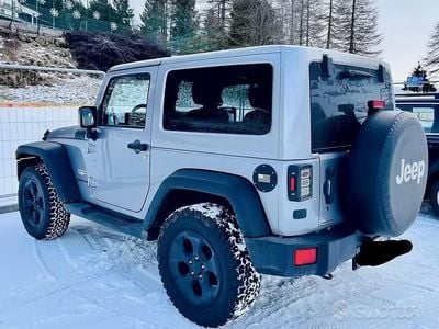 Usata Jeep Wrangler Sahara 200 CV (147 kW) 2015 Grigio SUV