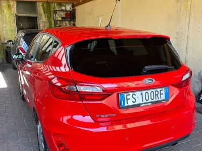 Usata Ford Fiesta 69 CV (50 kW) 2018 Rosso Utilitaria