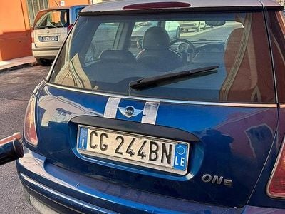 Begagnad Mini One D 75 HK (55 kW) 2003 Blå Halvkombi