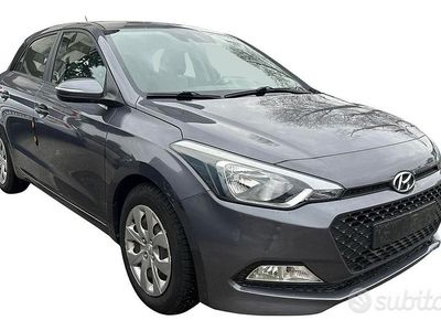 Usata Hyundai i20 GO! 75 CV (55 kW) 2016 Grigio Berlina