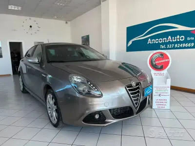 Usata Alfa Romeo Giulietta 140 CV (102 kW) 2012 Grigio Utilitaria