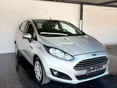 Usata Ford Fiesta Business Edition 97 CV (71 kW) 2014 Grigio Utilitaria
