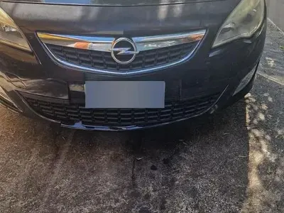 Usata Opel Astra 110 CV (80 kW) 2010 Nero Berlina