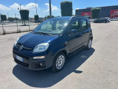 Usata Fiat Panda Lounge 69 CV (50 kW) 2014 Blu Utilitaria
