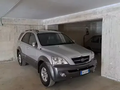 Second-hand Kia Sorento 140 CP (102 kW) 2005 Gri SUV