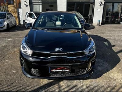 Usata Kia Rio 84 CV (61 kW) 2019 Nero Berlina