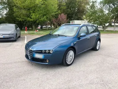 Usado Alfa Romeo 159 Distinctive 200 CV (147 kW) 2010 Azul Familiar
