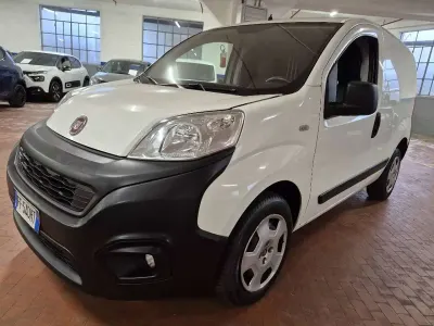 Usata Fiat Fiorino 95 CV (69 kW) 2016 Bianco pastello Monovolume
