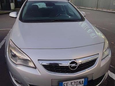 Usata Opel Astra Cosmo 101 CV (74 kW) 2011 Grigio Berlina