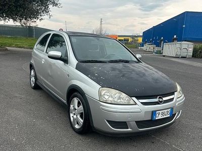 Usata Opel Corsa 45 CV (33 kW) 2005 Grigio Utilitaria