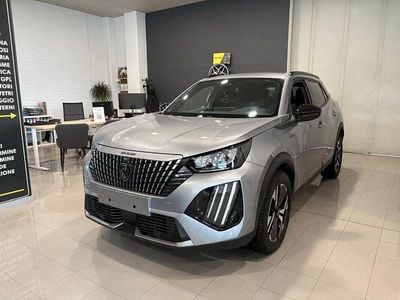 Usata Peugeot 2008 Allure 101 CV (74 kW) 2025 Grigio SUV