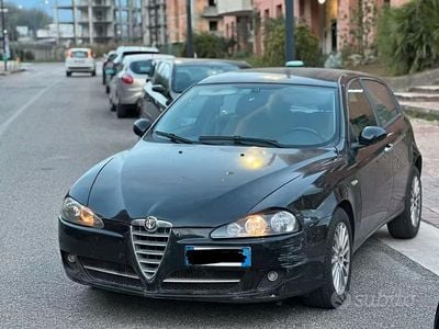 Usata Alfa Romeo 147 Exclusive 119 CV (87 kW) 2007 Nero Utilitaria