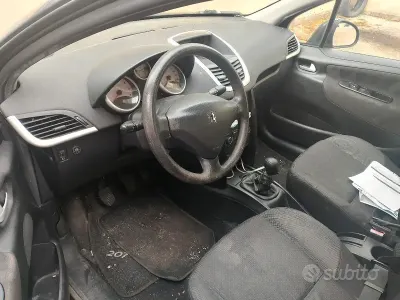 Usata Peugeot 207 75 CV (55 kW) 2009 Grigio Utilitaria