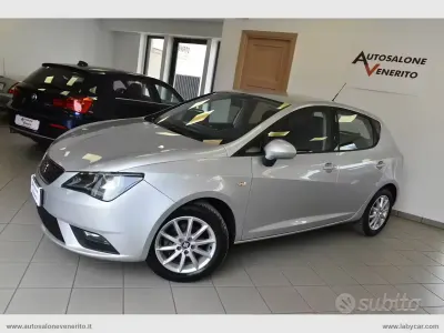 Usata Seat Ibiza CONNECT 90 CV (66 kW) 2016 Argento Berlina