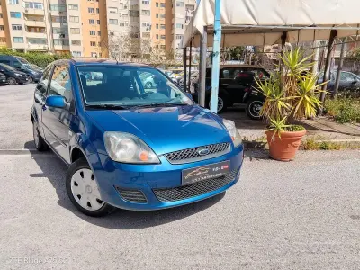 Usata Ford Fiesta Ghia 75 CV (55 kW) 2007 Blu Utilitaria