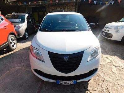 Usata Lancia Ypsilon S 95 CV (69 kW) 2015 Bianco Utilitaria